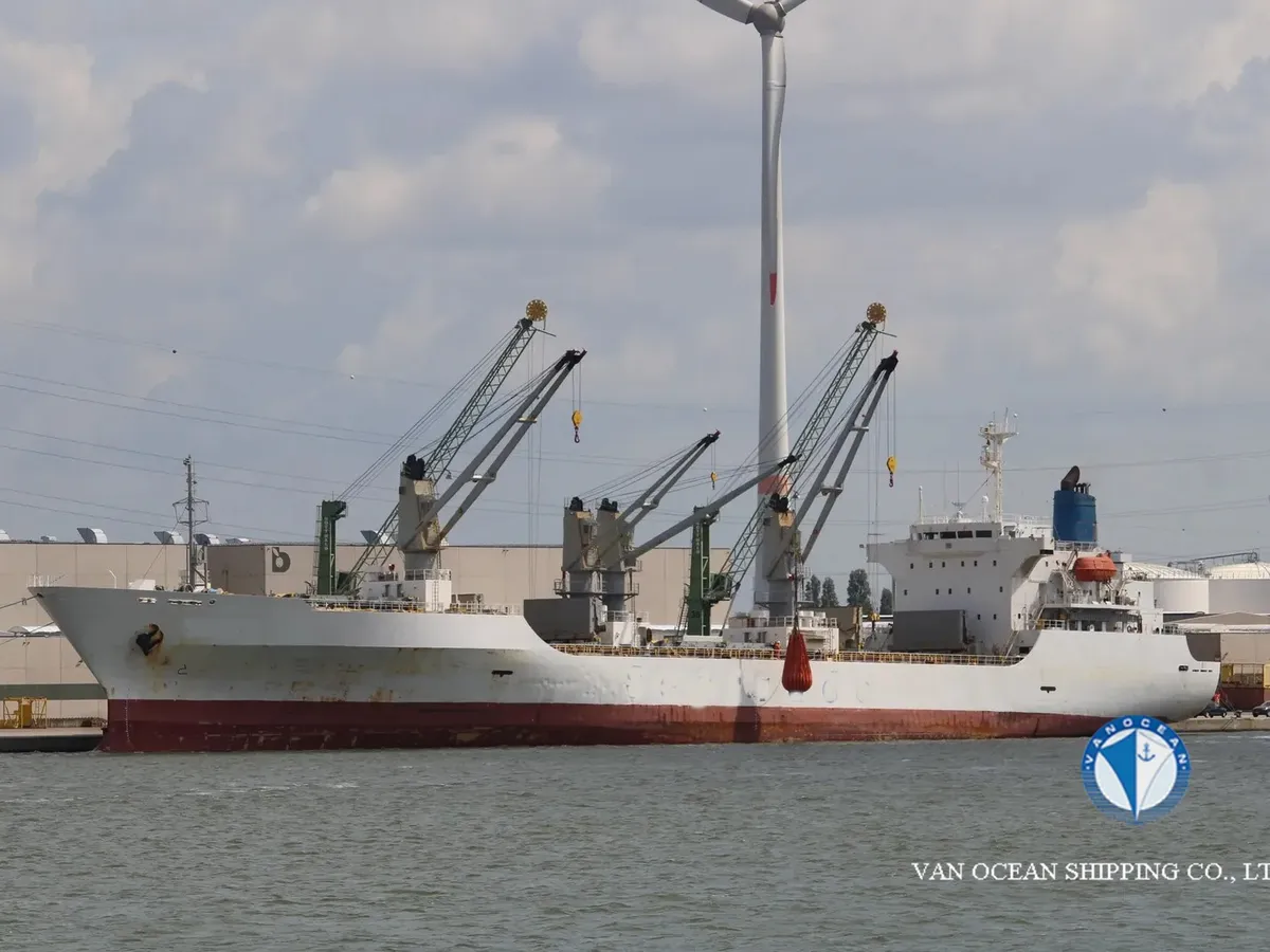 Navire frigorifique à vendre