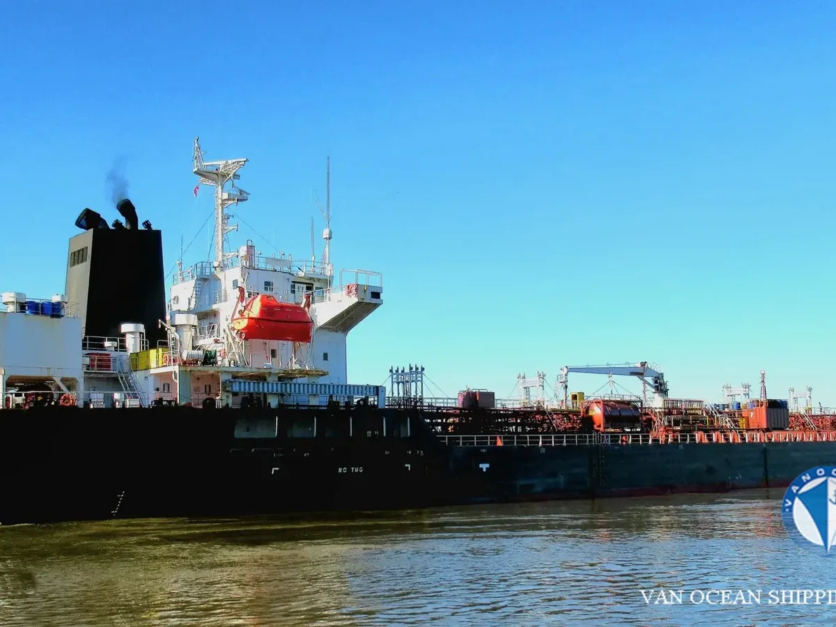 Pétrolier / chimiquier à vendre