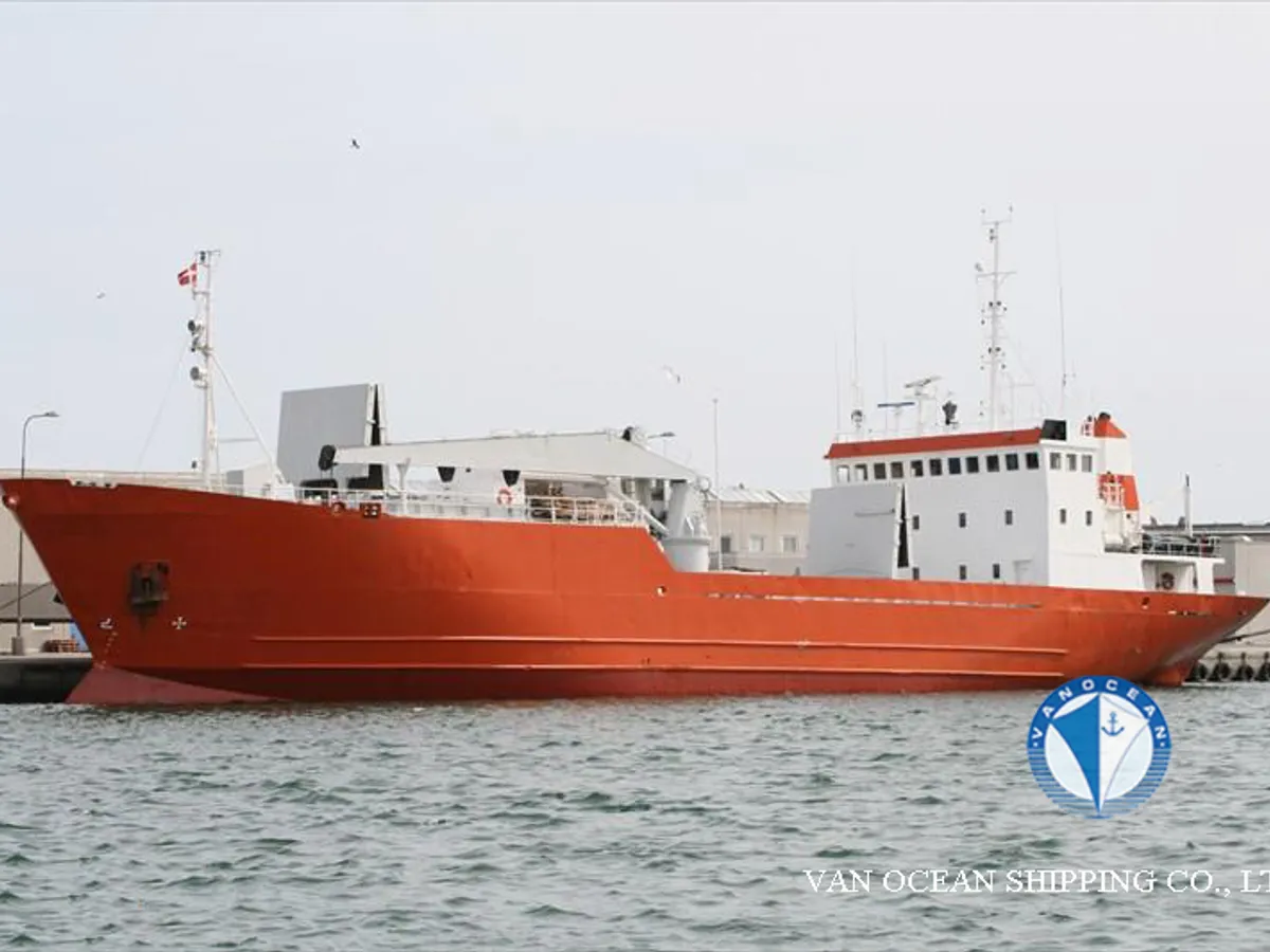 Navire frigorifique à vendre