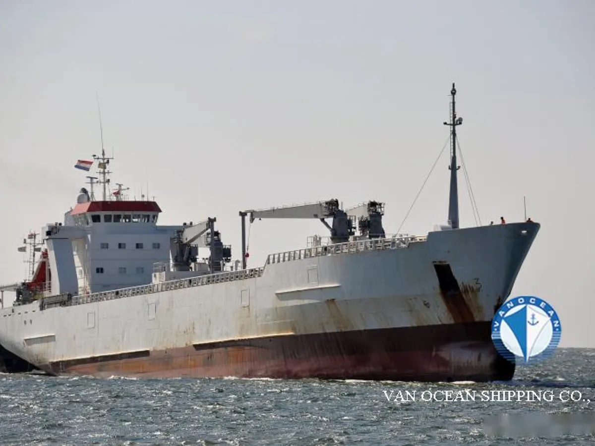 Navire frigorifique à vendre