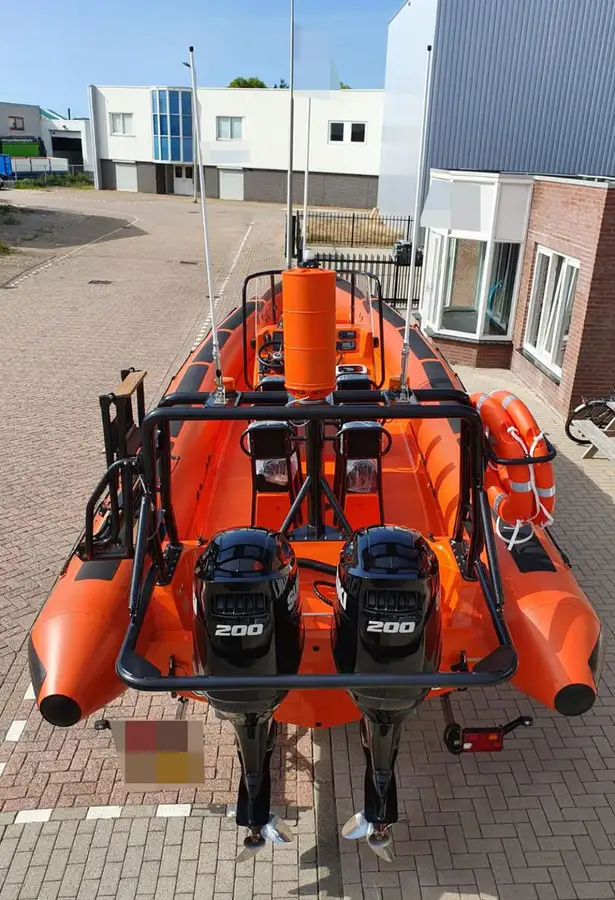 Bateau pneumatique semi-rigide à vendre
