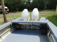 Bateau patrouilleur à vendre