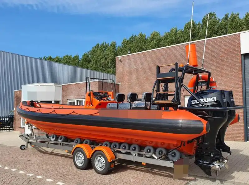 Bateau pneumatique semi-rigide à vendre