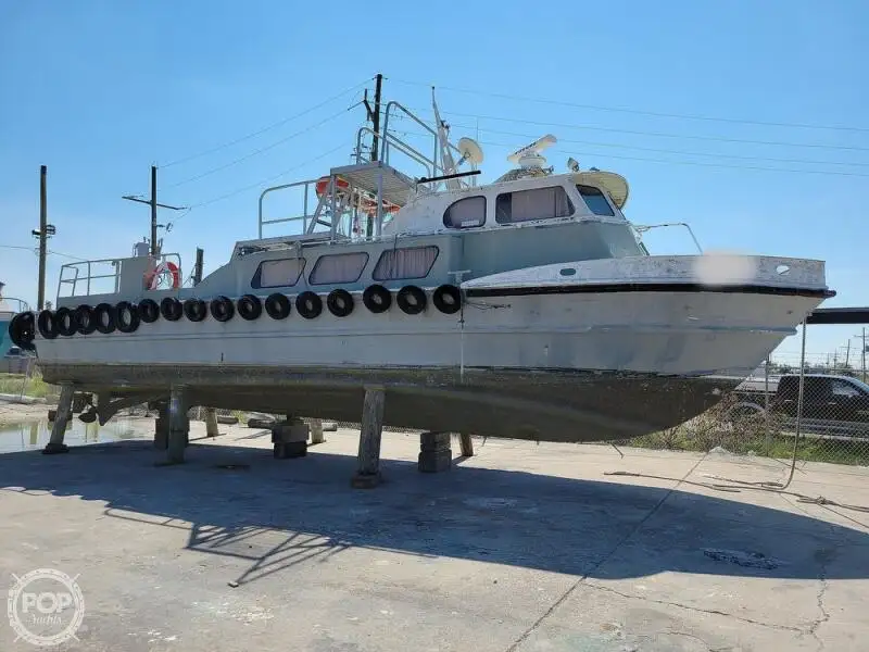 Bateau de transport d'équipage à vendre