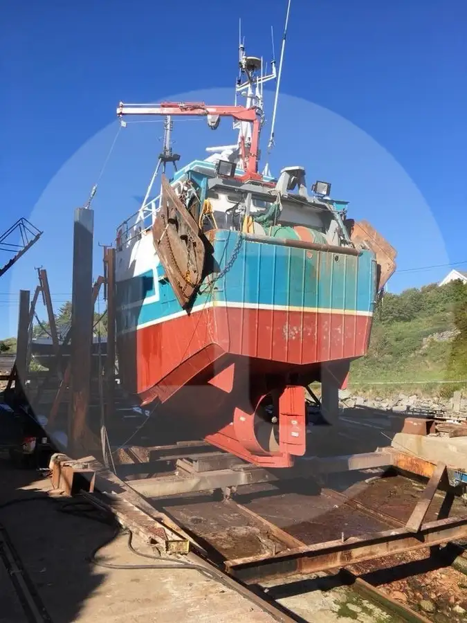 Chalutier à flottaison à vendre