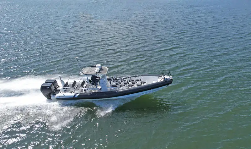 Bateau pneumatique semi-rigide à vendre
