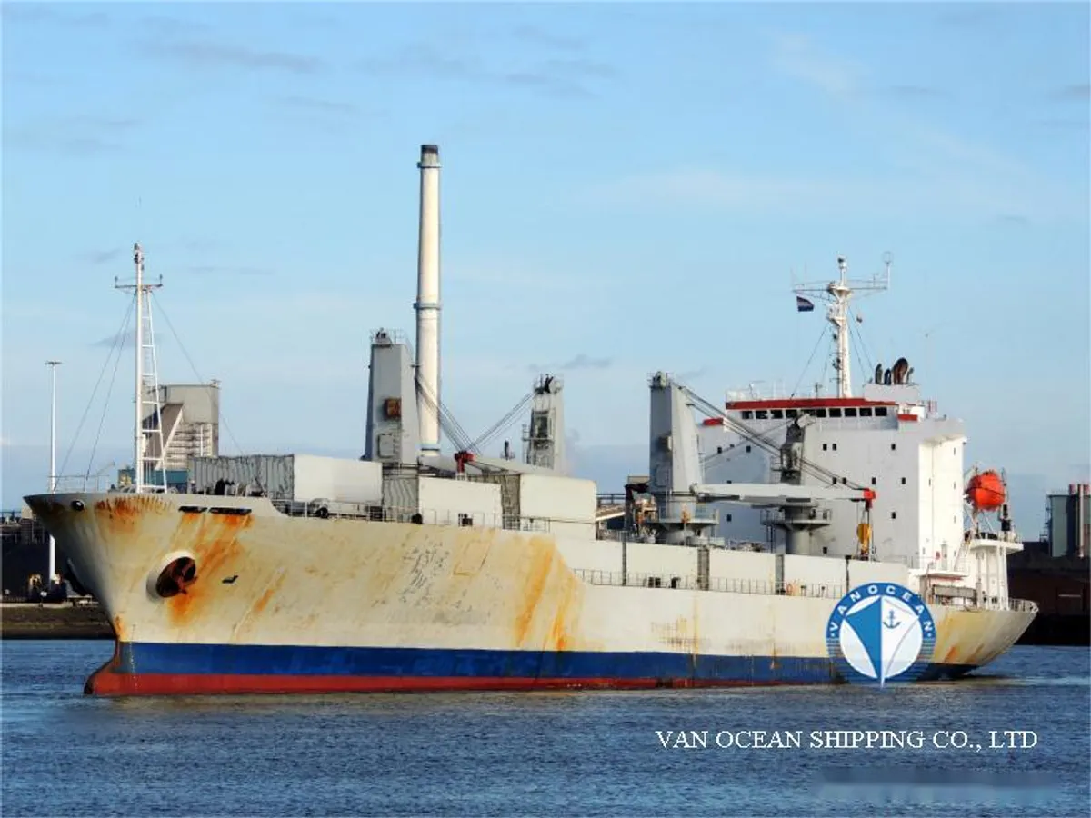 Navire frigorifique à vendre