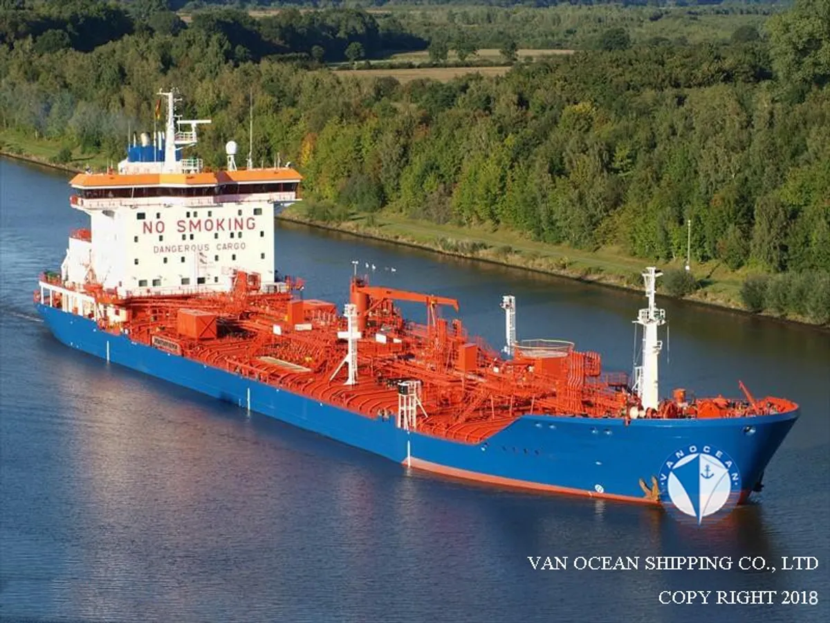 Pétrolier / chimiquier à vendre
