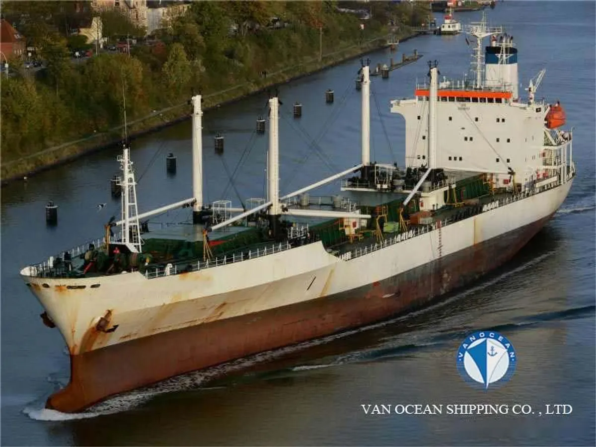 Navire frigorifique à vendre
