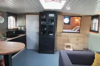 Hôtel flottant à vendre