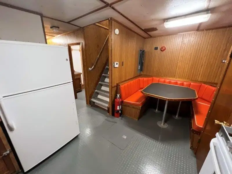 Bateau de transport d'équipage à vendre