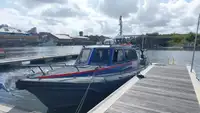 Navire d'arpentage à vendre