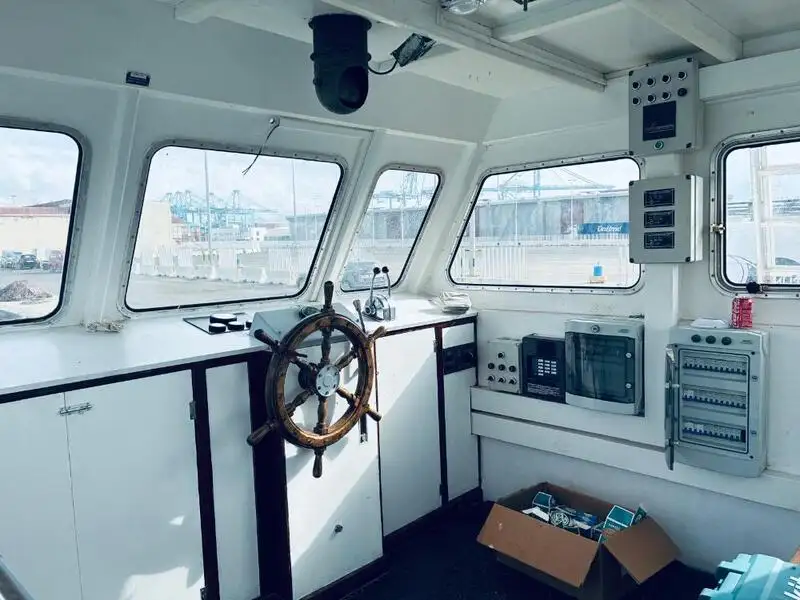 Bateaux de travail à vendre
