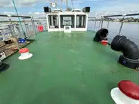 Bateau pilote à vendre