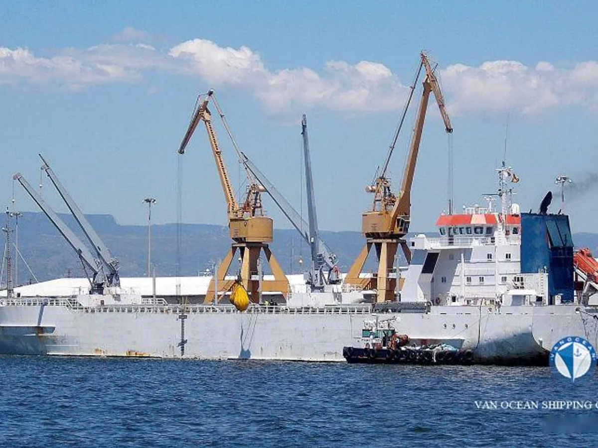Navire frigorifique à vendre