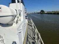 Bateau patrouilleur à vendre