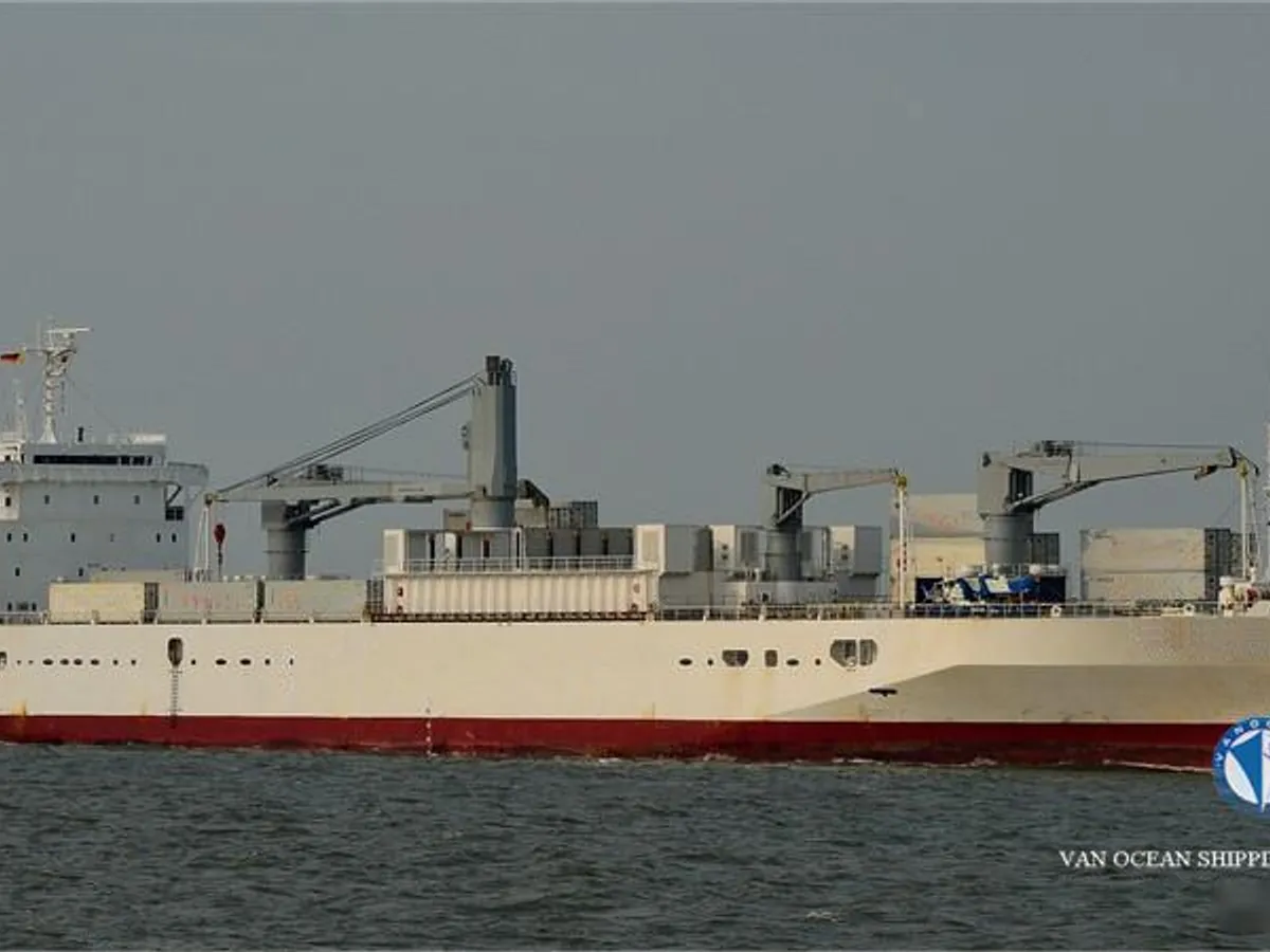 Navire frigorifique à vendre