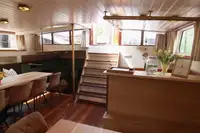 Hôtel flottant à vendre