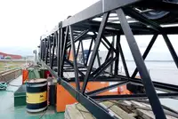 Navire grue à vendre