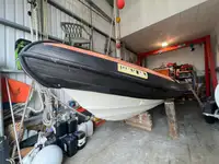 Bateaux de travail à vendre