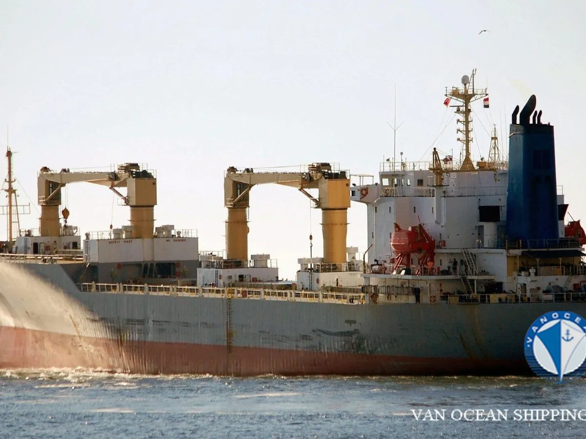 Navire frigorifique à vendre