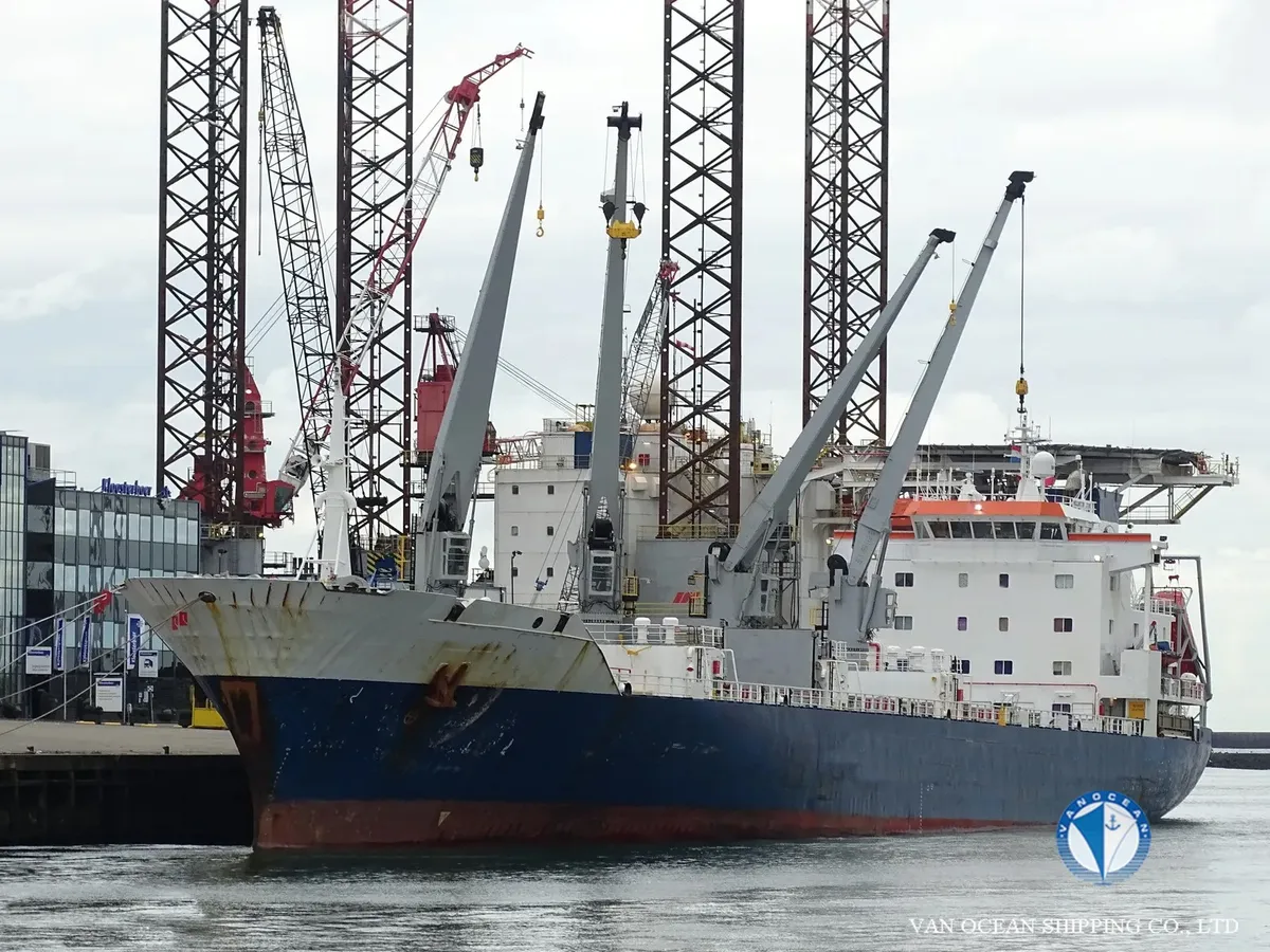 Navire frigorifique à vendre
