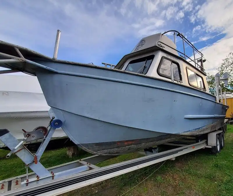 Bateaux de travail à vendre