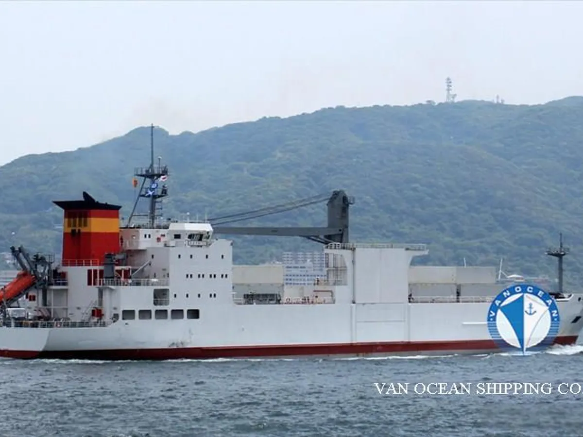 Navire frigorifique à vendre