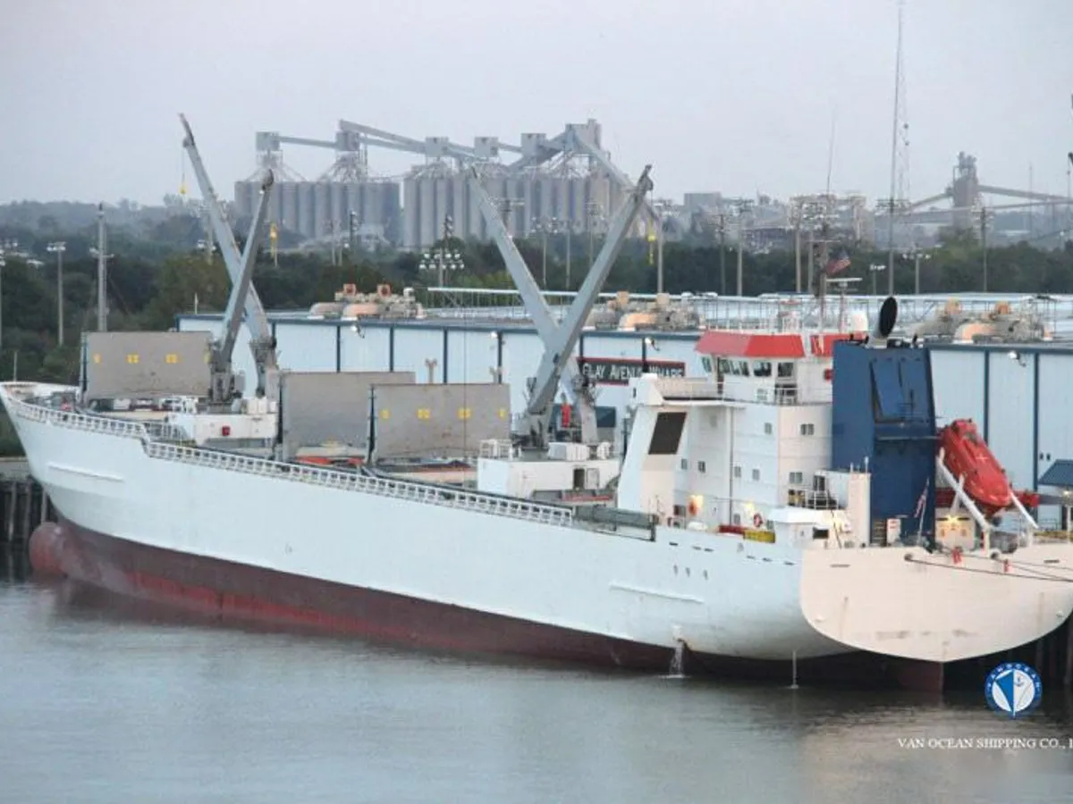 Navire frigorifique à vendre