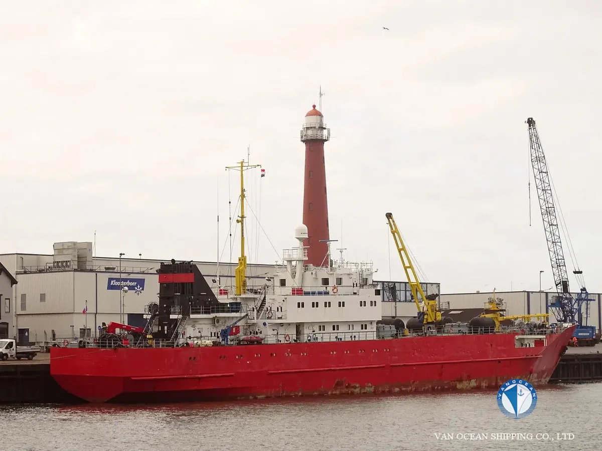 Navire frigorifique à vendre