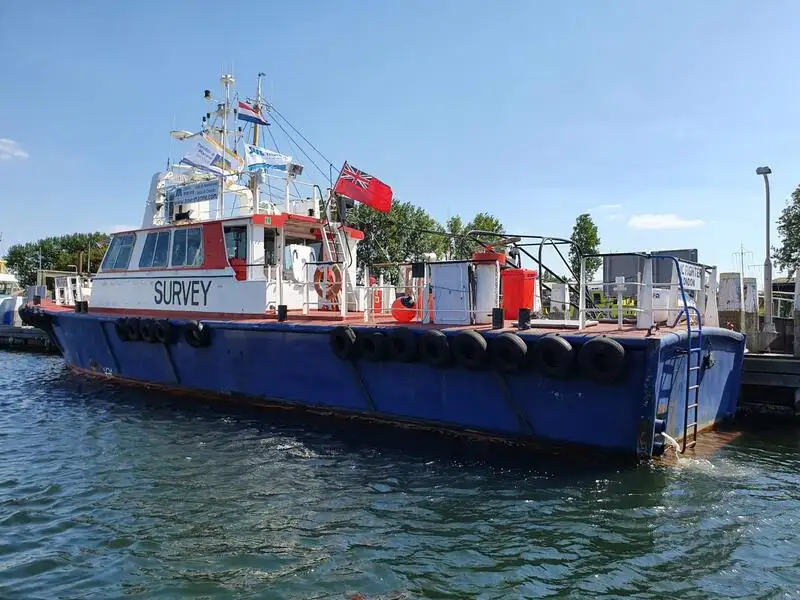 Bateau patrouilleur à vendre
