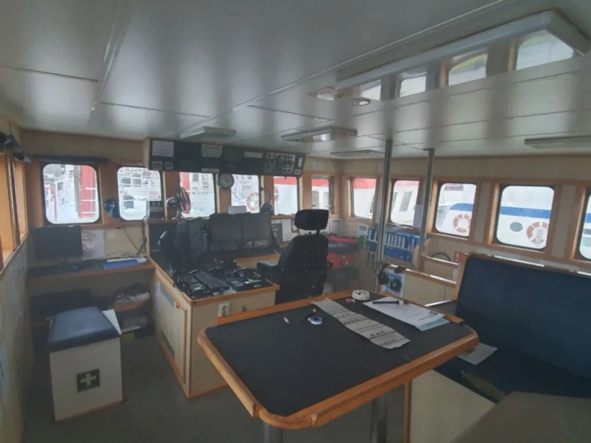 Navire d'approvisionnement à vendre