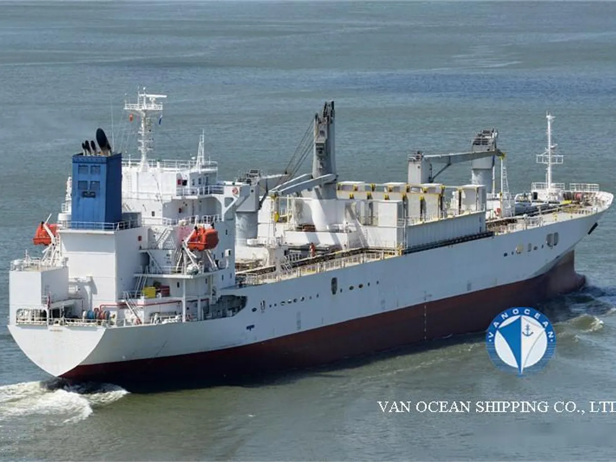 Navire frigorifique à vendre