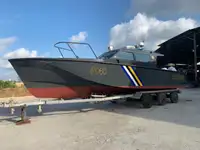 Bateau patrouilleur à vendre