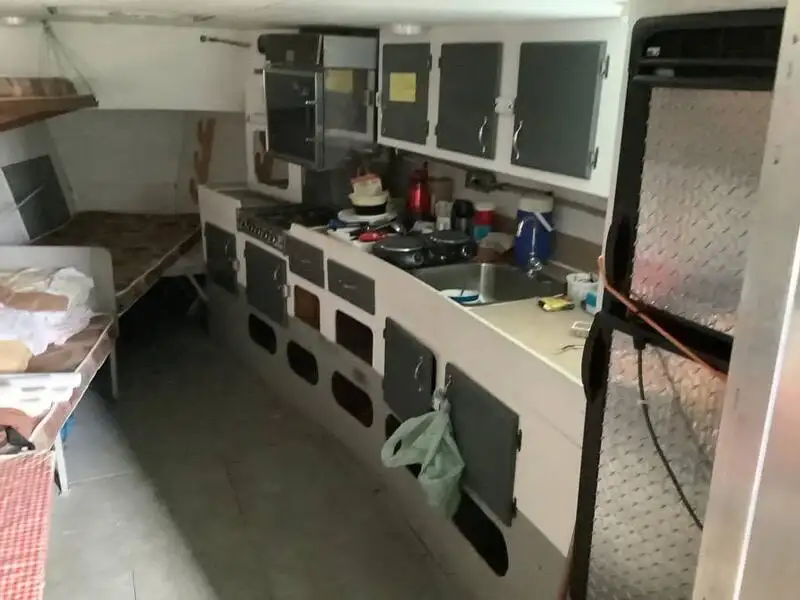 Bateaux de travail à vendre