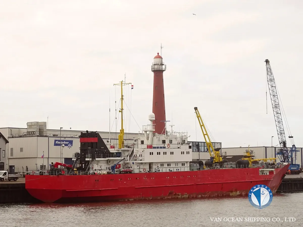 Navire frigorifique à vendre