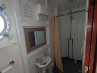 Navire d'arpentage à vendre