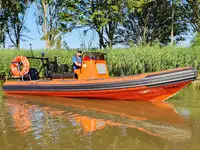 Bateau pneumatique semi-rigide à vendre