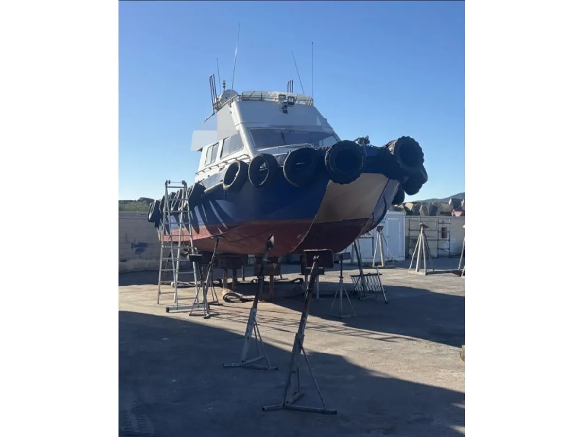 Bateaux de travail à vendre