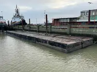 Ponton à vendre