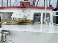 Chalutier à flottaison à vendre