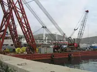 Navire grue à vendre