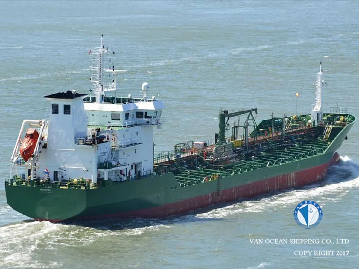 Pétrolier / chimiquier à vendre