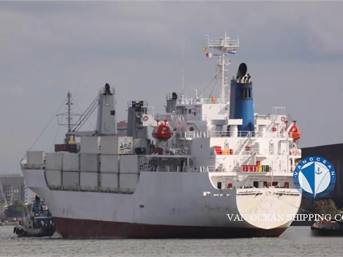 Navire frigorifique à vendre