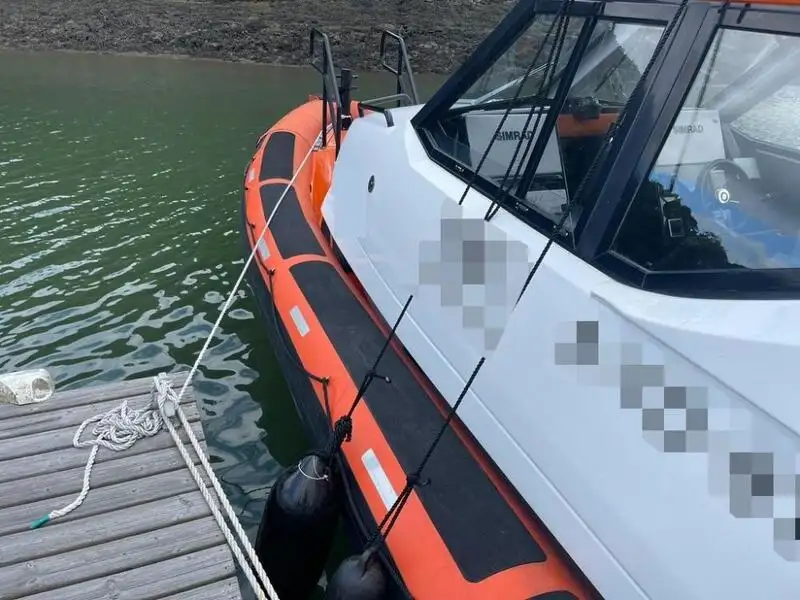 Bateau pneumatique semi-rigide à vendre