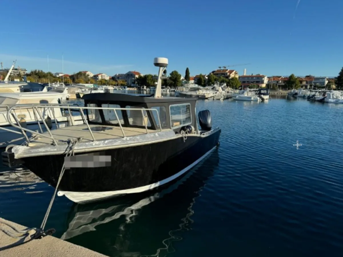 Bateaux de travail à vendre