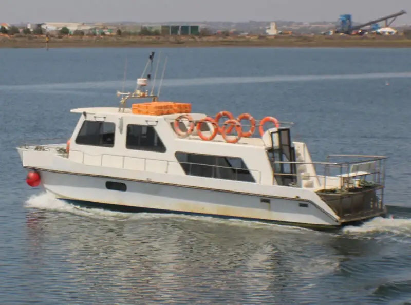 Bateau de transport d'équipage à vendre