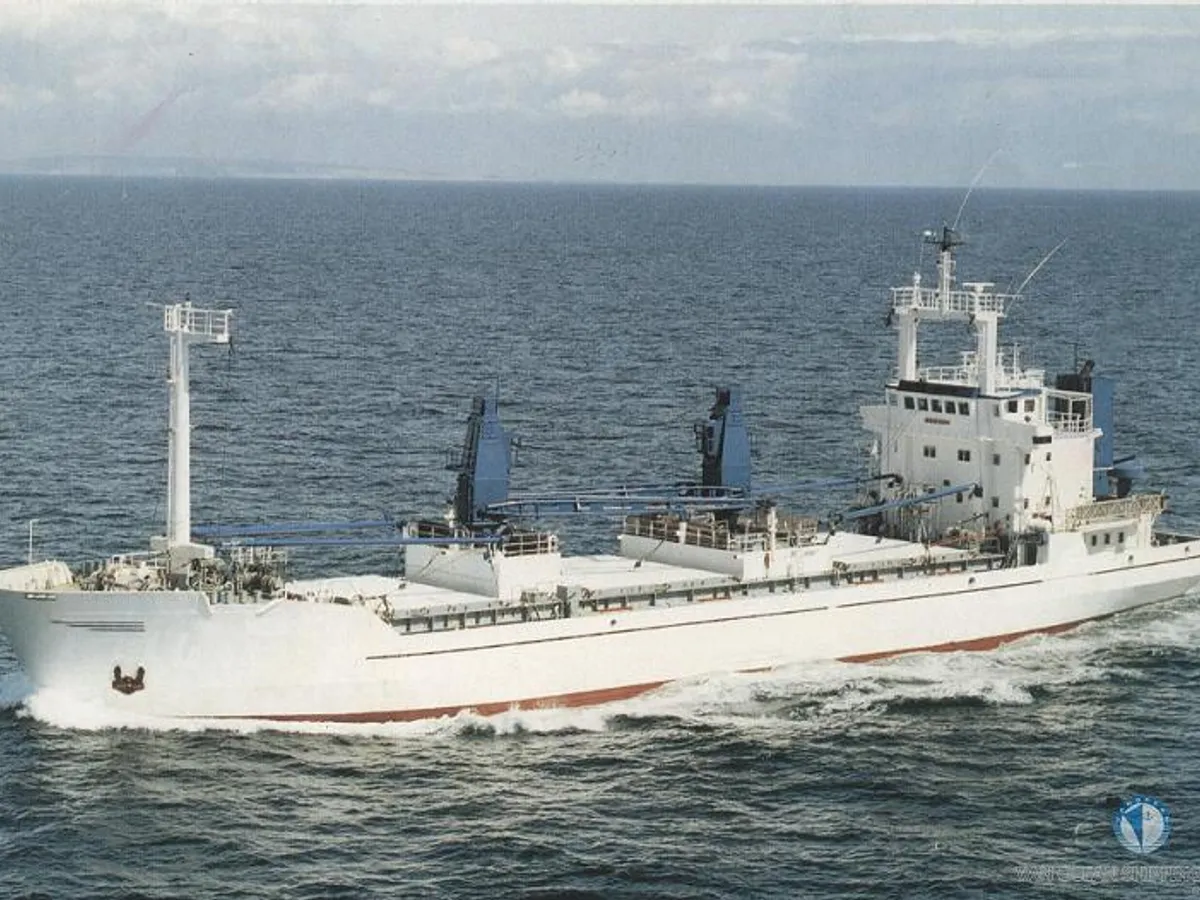 Navire frigorifique à vendre