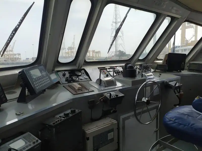 Navire d'approvisionnement à vendre