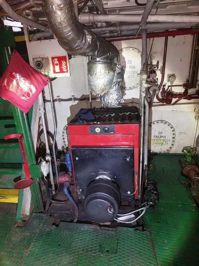 Navire d'arpentage à vendre